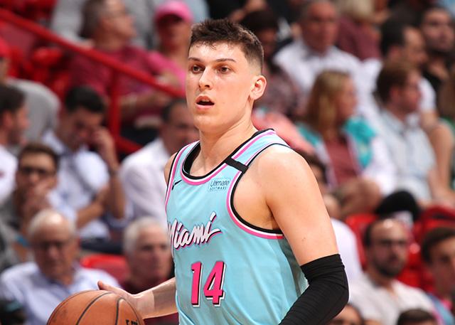 女球迷拍视 女球迷拍视